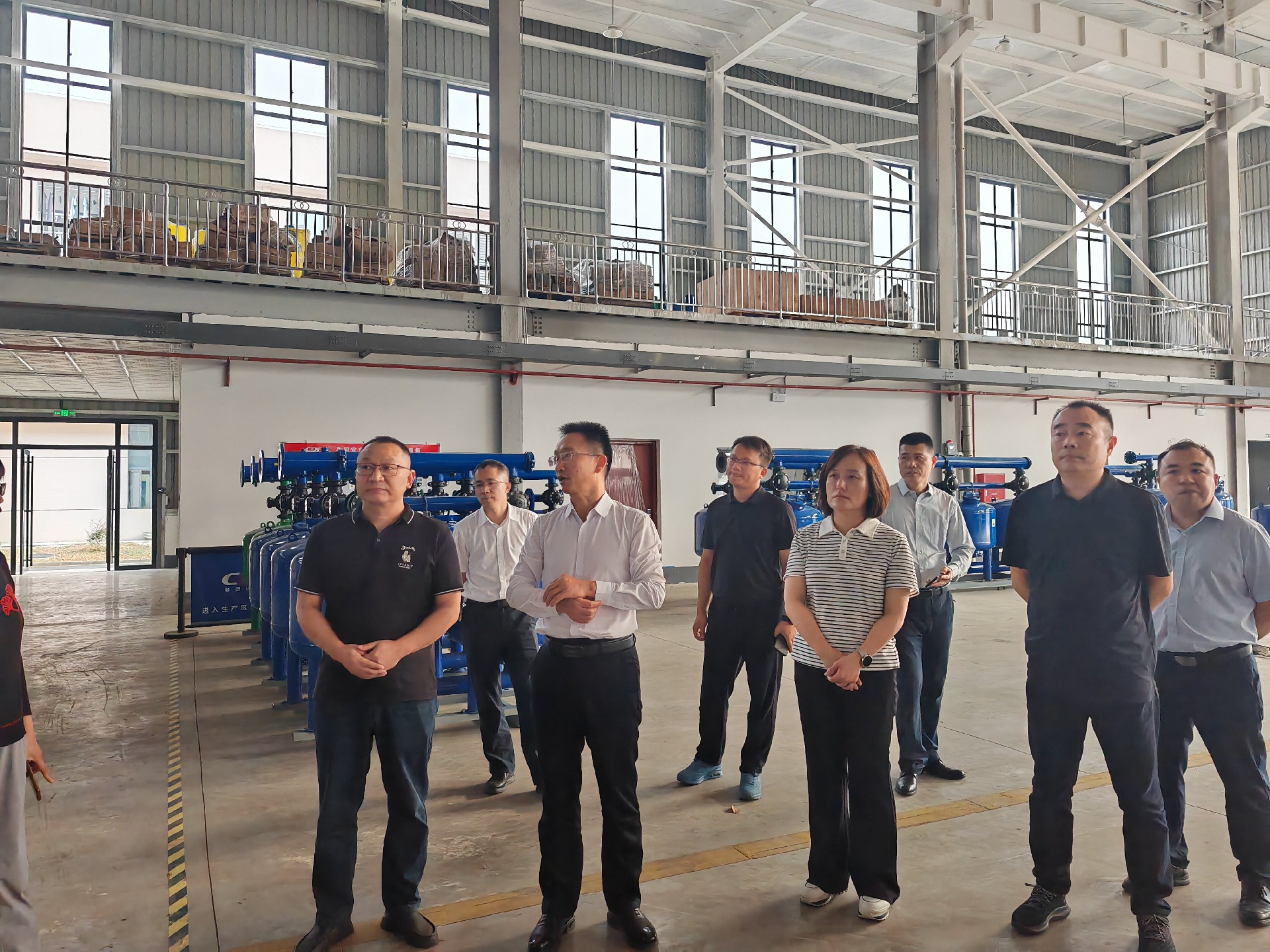 縣領(lǐng)導調(diào)研多靈